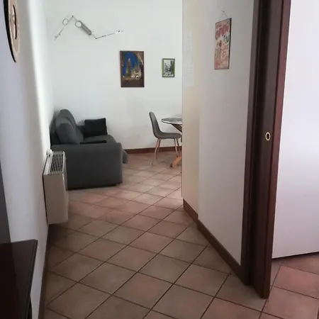 Bilocale Vicino Al Teatro Ponchielli Daire